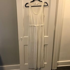 Club Monaco Pleated White Maxi Dress Size 2